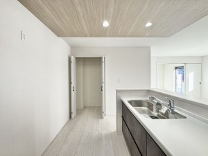 吉川市新栄、新築一戸建ての画像です