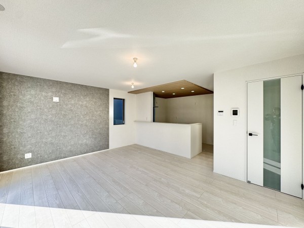 吉川市新栄、新築一戸建ての画像です