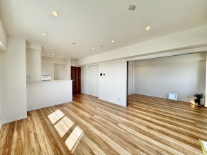 三郷市三郷、マンションの画像です