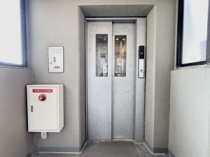 三郷市三郷、マンションの画像です