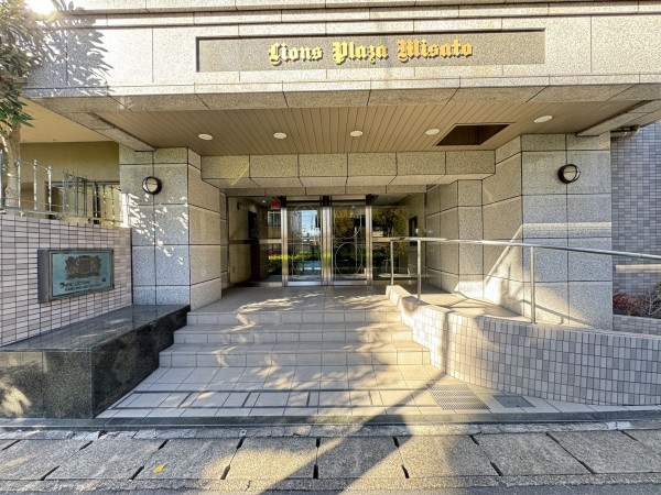 三郷市三郷、マンションの画像です