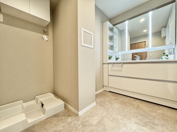 三郷市三郷、マンションの画像です