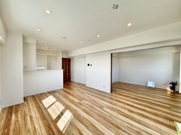 三郷市三郷、マンションの画像です