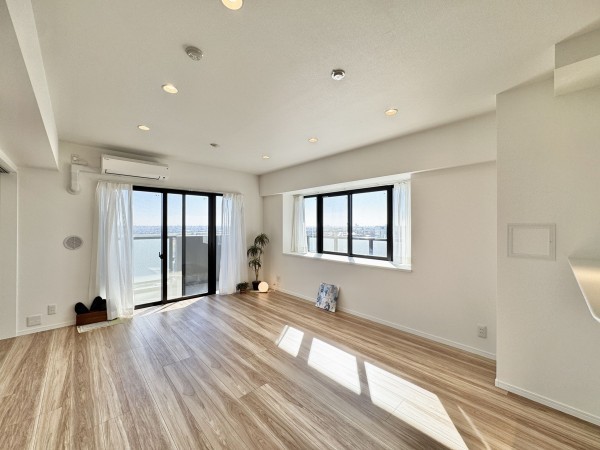 三郷市三郷、マンションの画像です