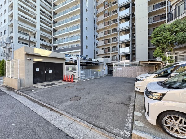 三郷市三郷、マンションの画像です