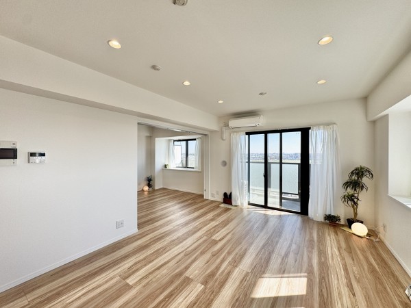 三郷市三郷、マンションの画像です