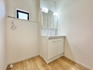 吉川市中井、新築一戸建ての画像です