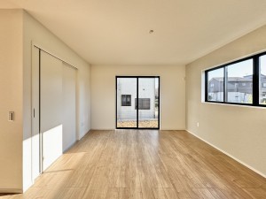 吉川市中井、新築一戸建ての画像です