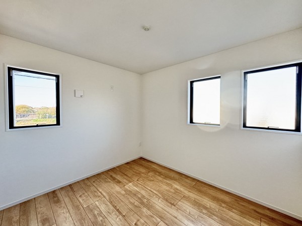 吉川市中井、新築一戸建ての画像です