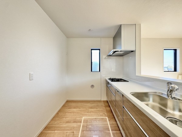 吉川市中井、新築一戸建ての画像です