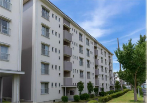 三郷市彦成、マンションの画像です