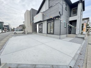 吉川市新栄、新築一戸建ての画像です
