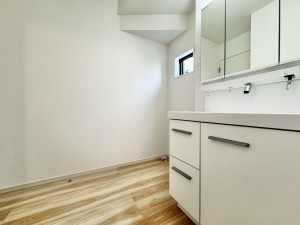 吉川市新栄、新築一戸建ての画像です