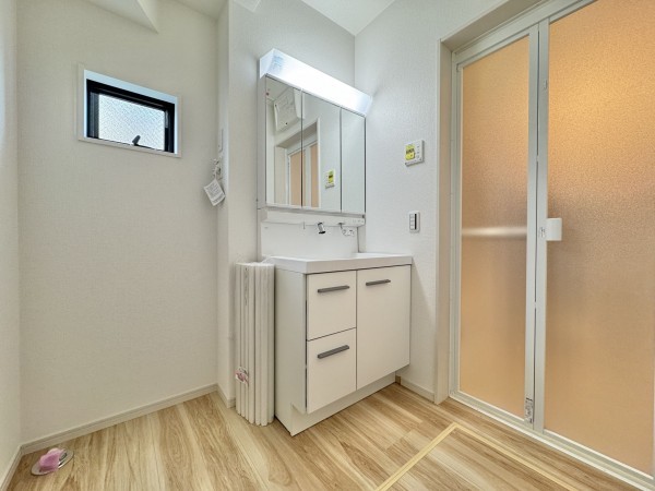 吉川市新栄、新築一戸建ての画像です