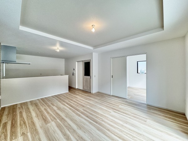 吉川市新栄、新築一戸建ての画像です