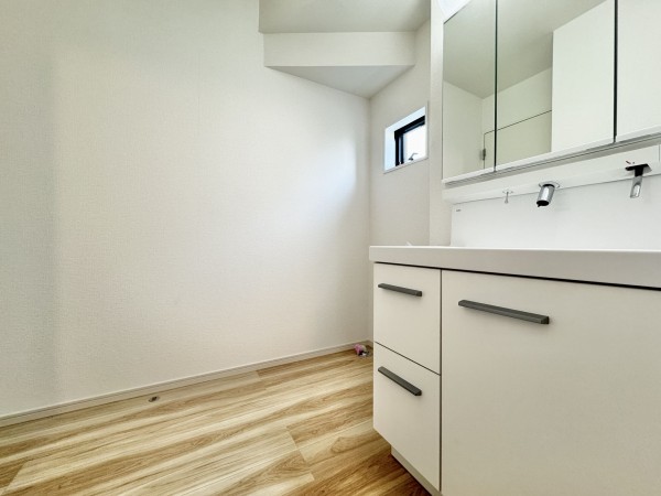 吉川市新栄、新築一戸建ての画像です