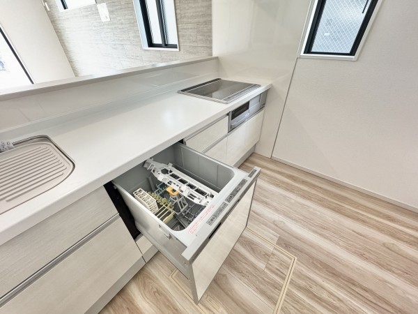 吉川市新栄、新築一戸建ての画像です