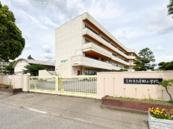 三郷市彦成、新築一戸建ての画像です