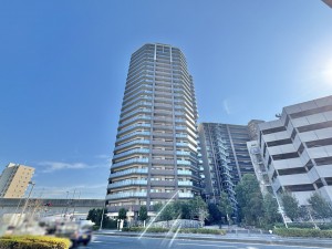 三郷市中央、マンションの画像です