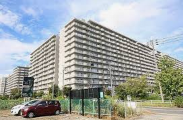 三郷市さつき平、マンションの画像です
