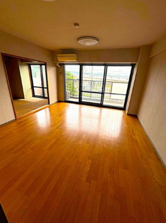 三郷市鷹野、マンションの画像です
