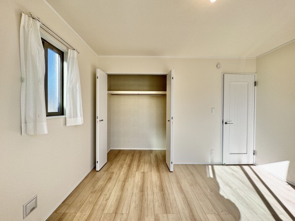 吉川市新栄、新築一戸建ての画像です