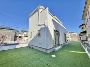 吉川市新栄、新築一戸建ての画像です