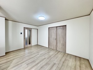 吉川市新栄、新築一戸建ての画像です