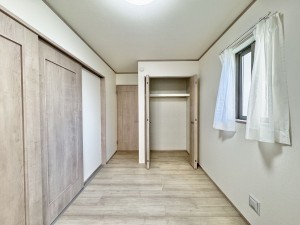 吉川市新栄、新築一戸建ての画像です