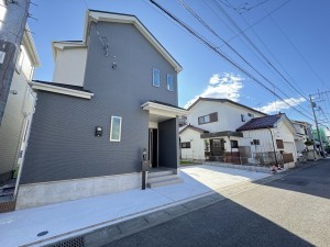 吉川市新栄、新築一戸建ての画像です