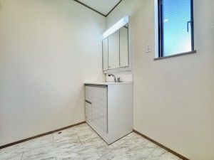 吉川市新栄、新築一戸建ての画像です