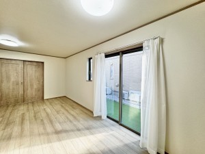 吉川市新栄、新築一戸建ての画像です