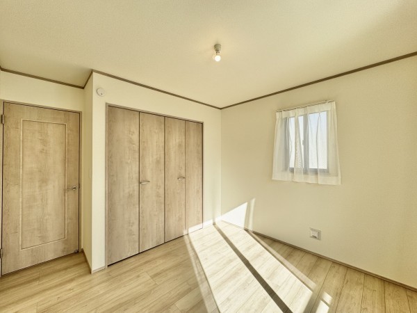 吉川市新栄、新築一戸建ての画像です