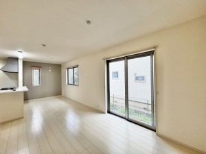 三郷市彦糸、中古一戸建ての画像です