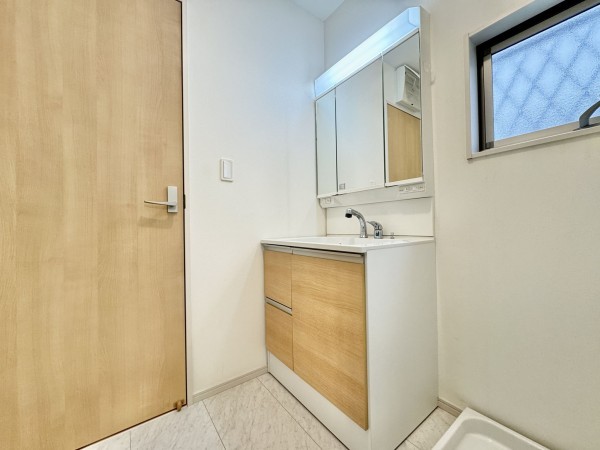 三郷市彦糸、中古一戸建ての画像です