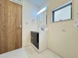 三郷市幸房、新築一戸建ての画像です