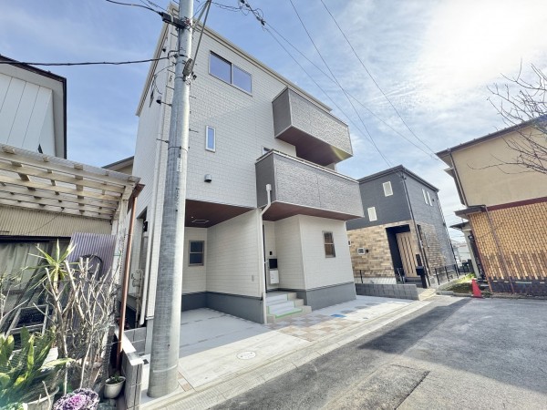 三郷市幸房、新築一戸建ての画像です