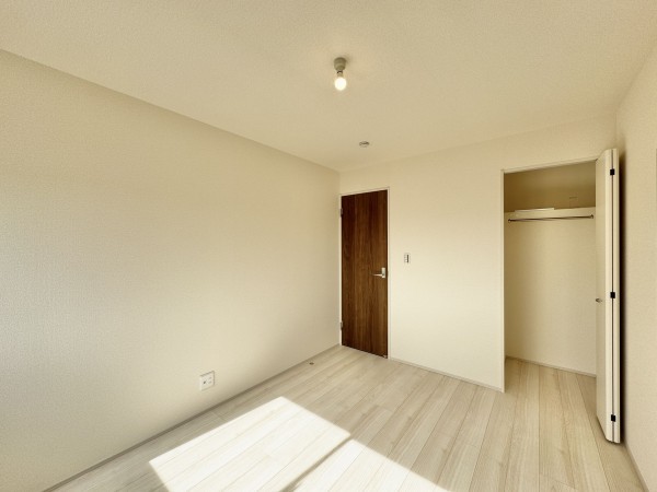 三郷市幸房、新築一戸建ての画像です