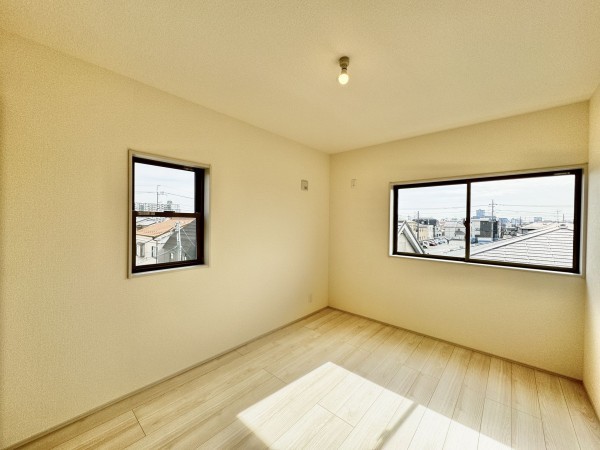 三郷市幸房、新築一戸建ての画像です