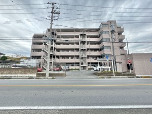 吉川市保、マンションの画像です