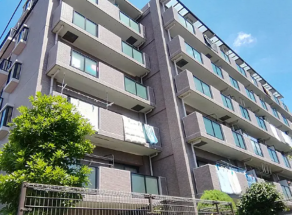 吉川市保、マンションの画像です