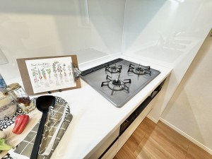 吉川市栄町、マンションの画像です