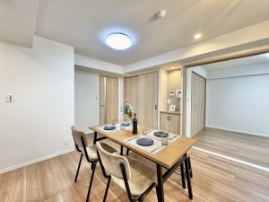 吉川市栄町、マンションの画像です