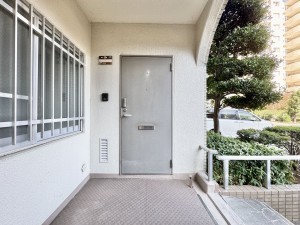 吉川市栄町、マンションの画像です