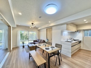 吉川市栄町、マンションの画像です