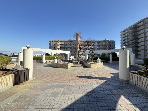 吉川市栄町、マンションの画像です