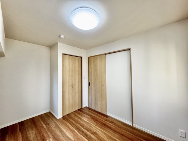 吉川市栄町、マンションの画像です