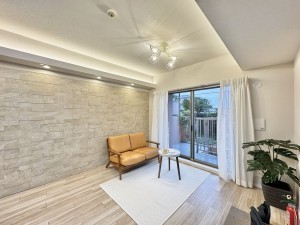 三郷市半田、マンションの画像です