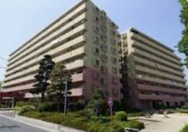 三郷市半田、マンションの画像です