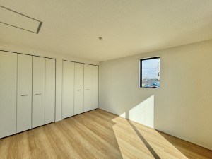 吉川市大字共保、新築一戸建ての画像です